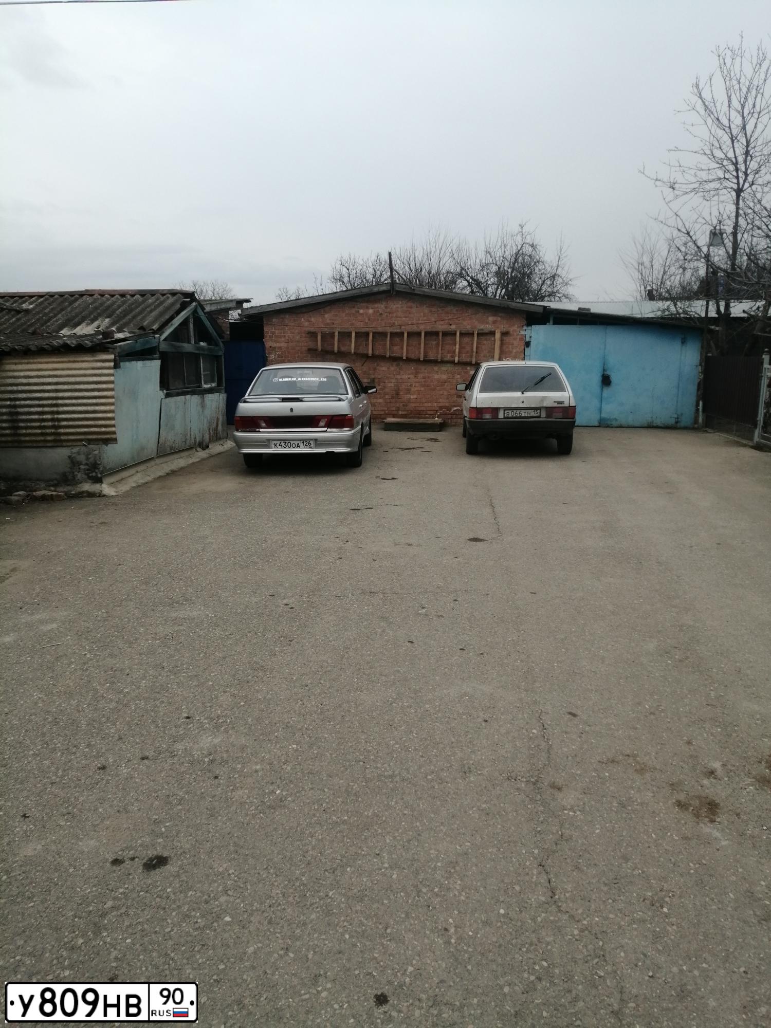 Фото автомобиля LADA 2115 SAMARA, 2003 — госномер Н282НА15. Цвет: Светло-Серебристый металлик