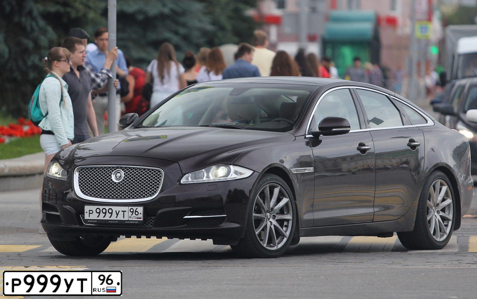Фото автомобиля BMW SERIE 5, 2010 — госномер Р999УТ96. Цвет: Белый