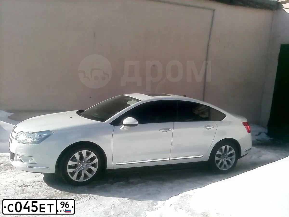 Фото автомобиля CITROEN C5, 2010 — госномер О724ВС774. Цвет: Белый