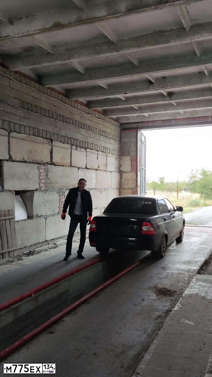 Фото автомобиля LADA 2170 PRIORA, 2010 — госномер О995ВН134. Цвет: СИНЕ-ЧЕРНЫЙ