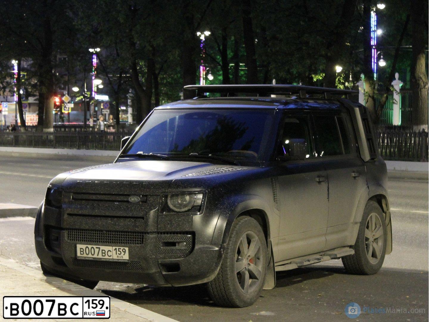 Фото автомобиля LAND ROVER DEFENDER, 2021 — госномер Р099МР159. Цвет: ЧЕРНЫЙ