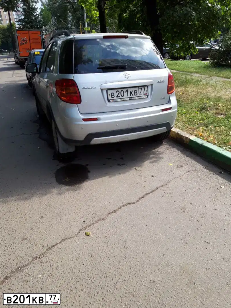 Фото автомобиля SUZUKI SX 4, 2013 — госномер В201КВ77. Цвет: СЕРЕБРИСТЫЙ