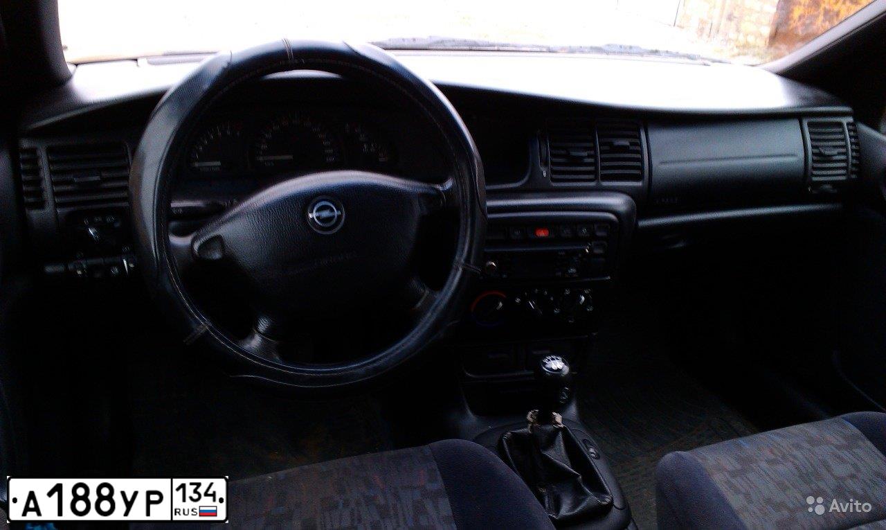 Фото автомобиля OPEL VECTRA, 1998 — госномер А315УР01. Цвет: ЧЕРНЫЙ