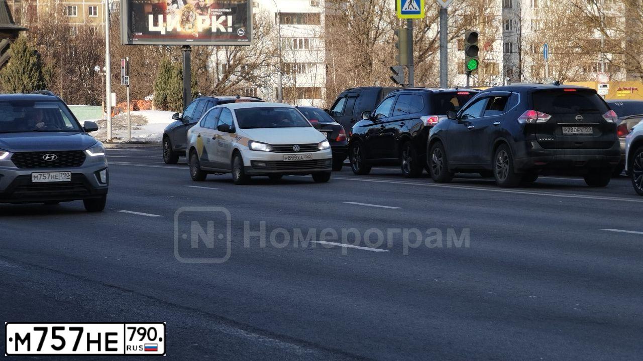Фото автомобиля HYUNDAI CRETA, 2020 — госномер М757НЕ790. Цвет: СЕРЫЙ