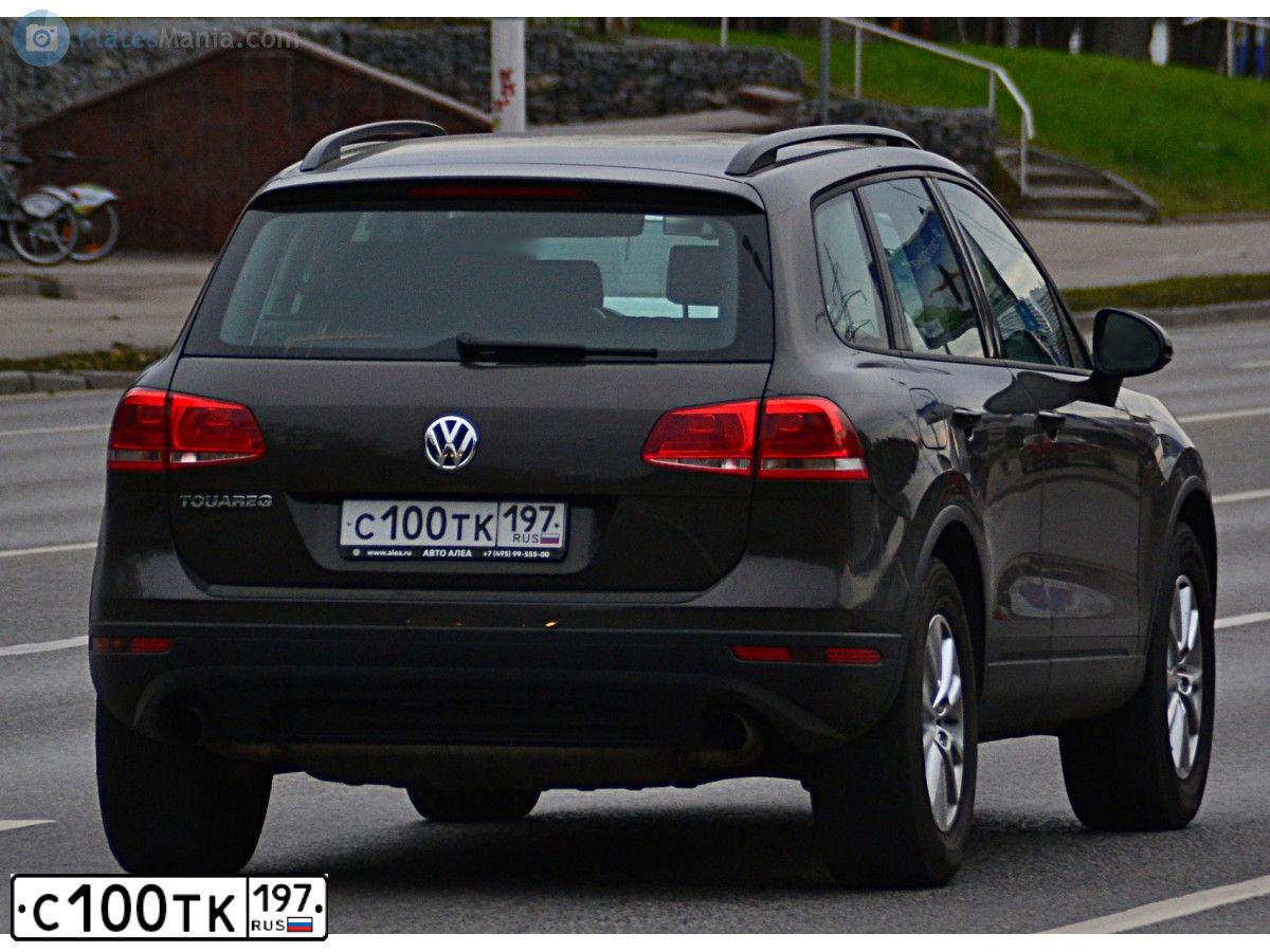 Фото автомобиля VOLKSWAGEN TOUAREG, 2015 — госномер С100ТК197. Цвет: Коричневый
