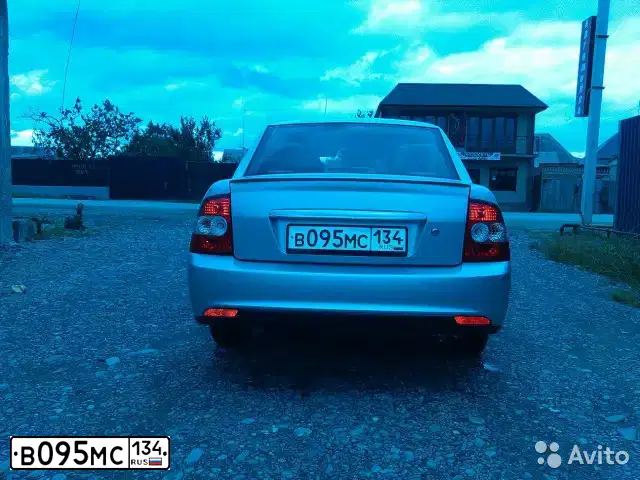 Фото автомобиля TOYOTA COROLLA, 2015 — госномер В155ОВ95. Цвет: СЕРЕБРИСТЫЙ