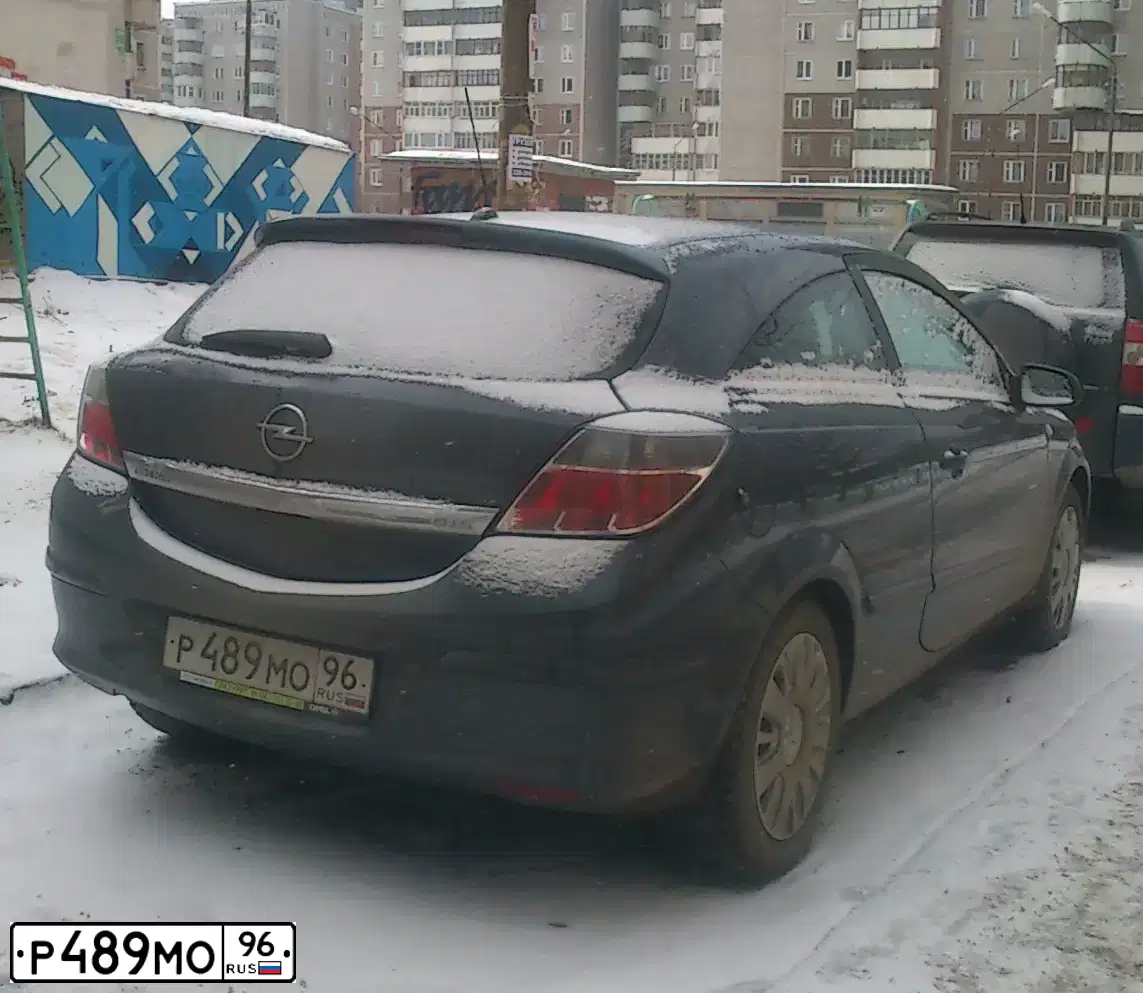 Фото автомобиля OPEL ASTRA, 2007 — госномер В381ХТ196. Цвет: ТЕМНО-СЕРЫЙ