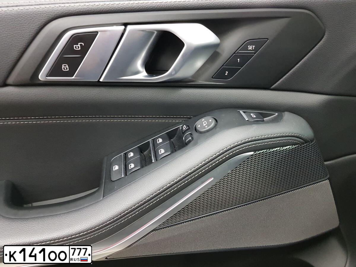 Фото автомобиля BMW X5 XDRIVE30D, 2021 — госномер А822АА136. Цвет: ЧЕРНЫЙ