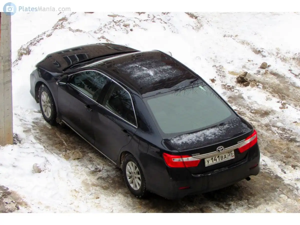 Фото автомобиля TOYOTA YARIS, 2006 — госномер О924ВН797. Цвет: ТЕМНО-СИНИЙ