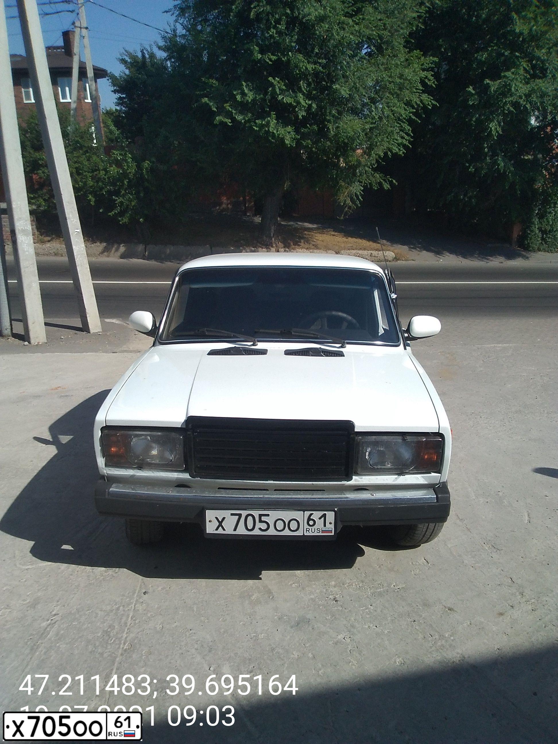 Фото автомобиля LADA 2107 LADA, 2007 — госномер Х705ОО61. Цвет: ЯРКО-БЕЛЫЙ