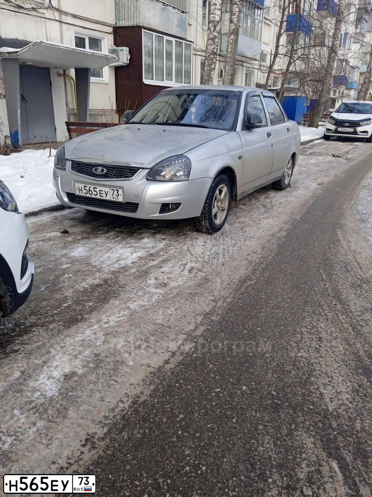 Фото автомобиля LADA 2170 PRIORA, 2008 — госномер Н565ЕУ73. Цвет: СВЕТЛО-СЕРЕБРИСТЫЙ МЕТАЛИ