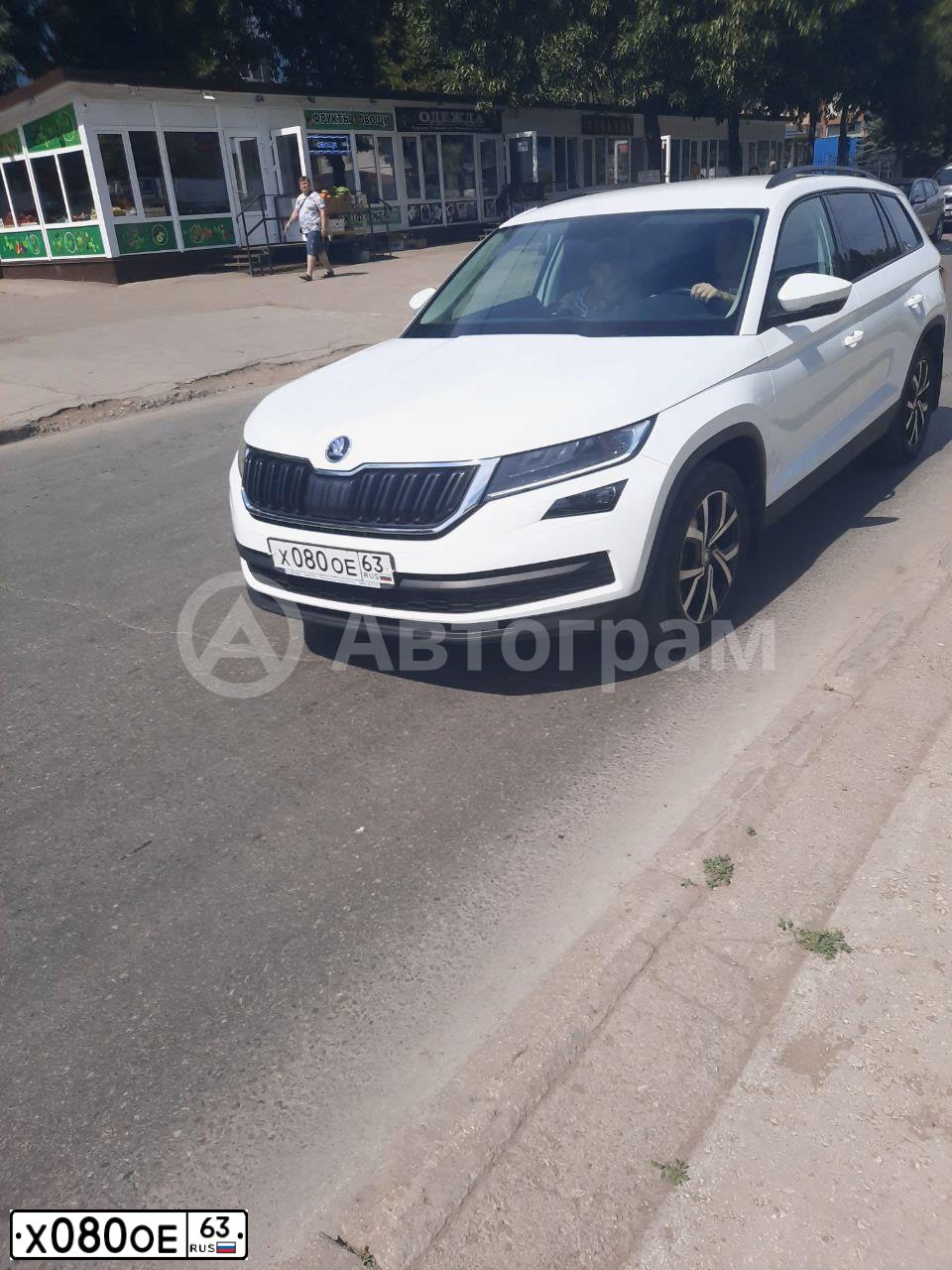 Фото автомобиля SKODA KODIAQ, 2020 — госномер Х080ОЕ63. Цвет: Белый