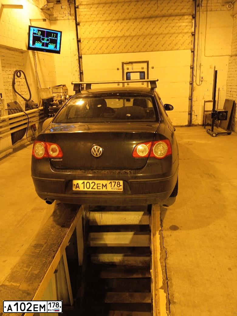 Фото автомобиля VOLKSWAGEN PASSAT, 2008 — госномер А102ЕМ178. Цвет: ЧЕРНЫЙ