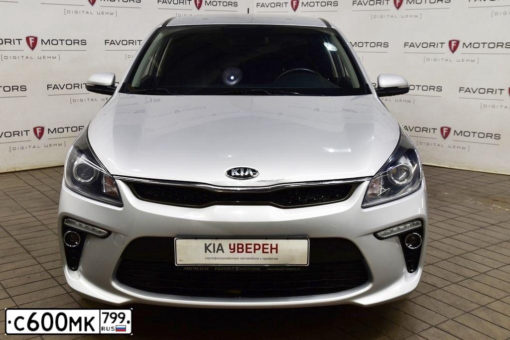 Фото автомобиля KIA RIO, 2017 — госномер С600МК799. Цвет: Серебристый