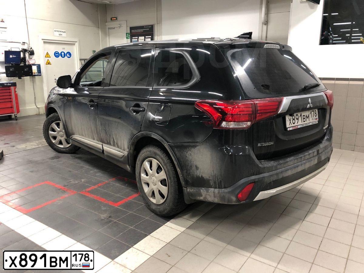 Фото автомобиля MITSUBISHI OUTLANDER, 2017 — госномер О354КН29. Цвет: ЧЕРНЫЙ