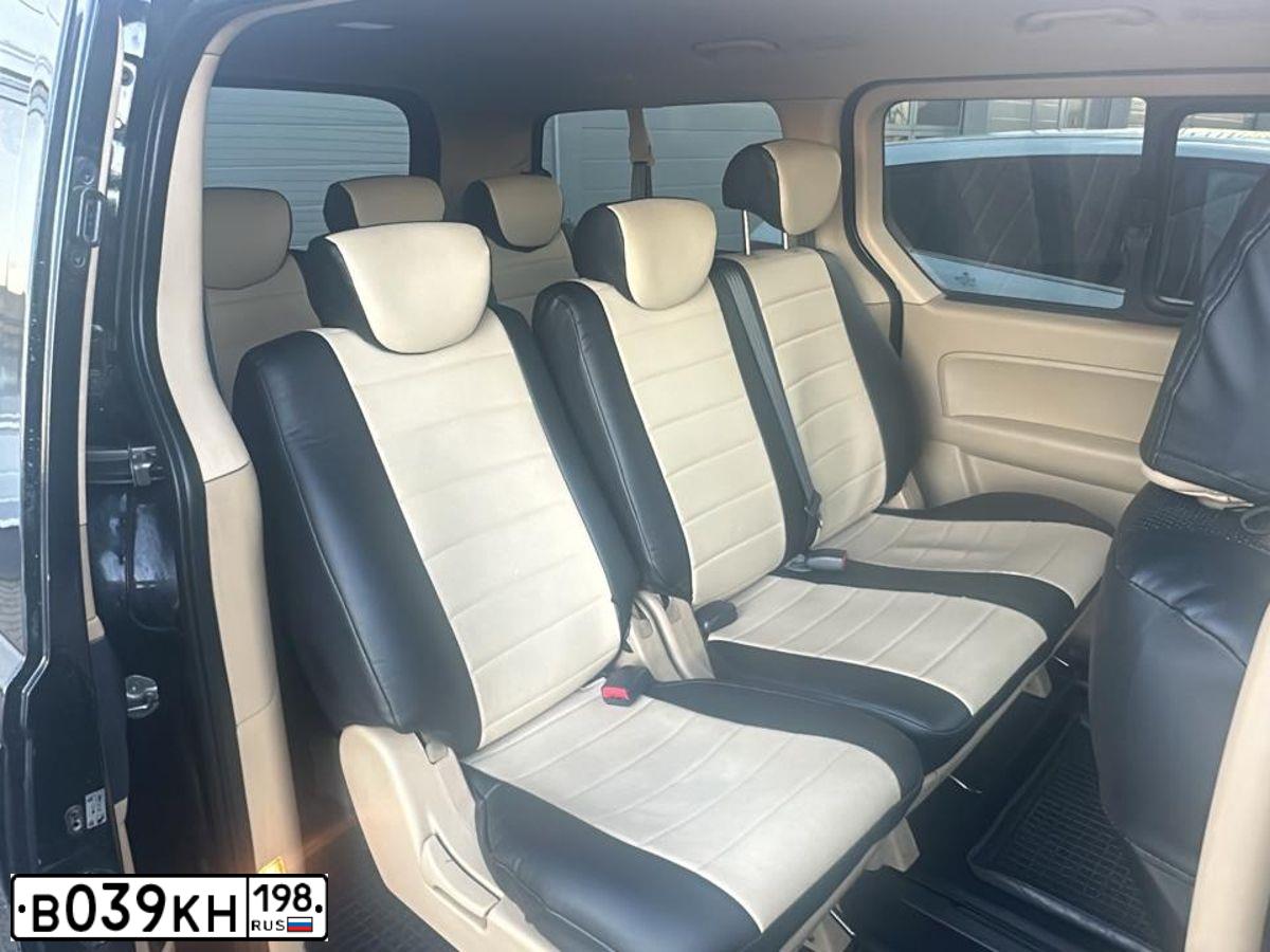 Фото автомобиля HYUNDAI H 1/H 100/STAREX, 2018 — госномер В039КН198. Цвет: ЧЕРНЫЙ