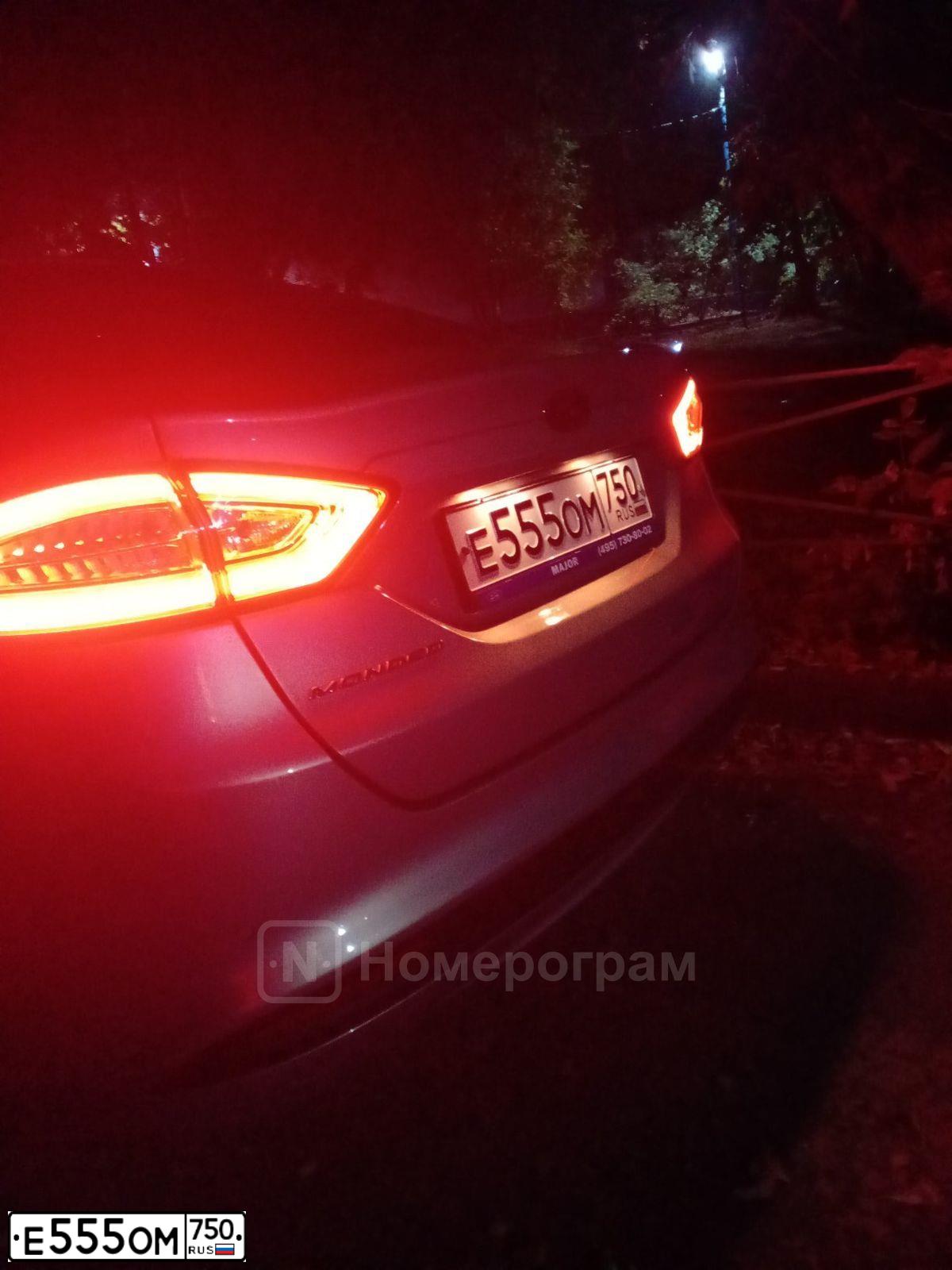 Фото автомобиля FORD MONDEO, 2017 — госномер Е555ОМ750. Цвет: БЕЖЕВЫЙ