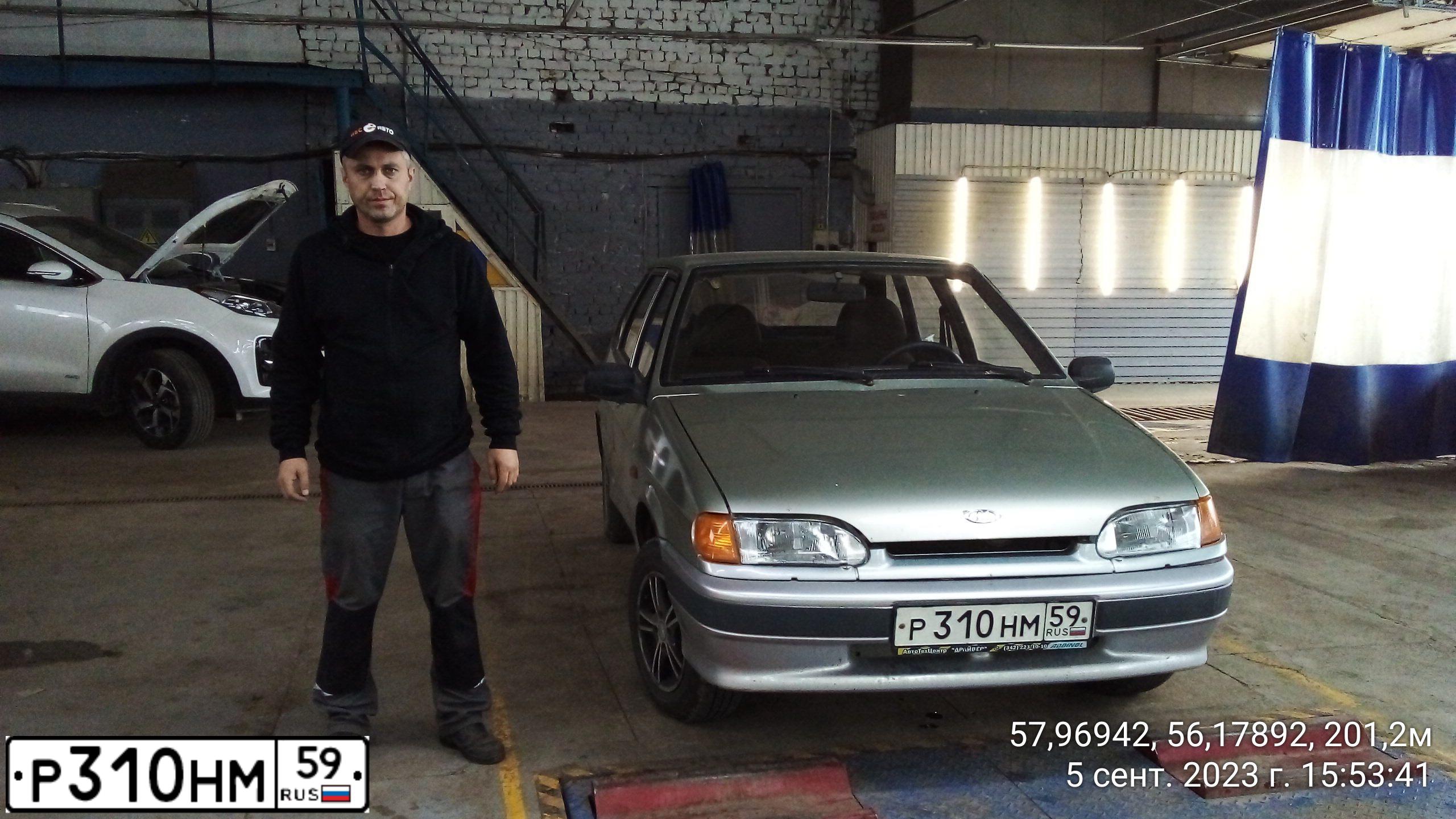 Фото автомобиля LADA 2114 SAMARA, 2006 — госномер Р310НМ59. Цвет: БЕЛО-ЗЕЛЕНЫЙ