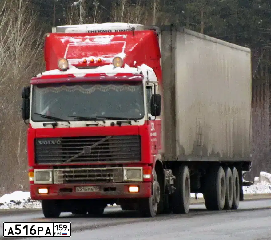 Фото автомобиля VOLVO SERIE F /4X2/, 1990 — госномер К191СР159. Цвет: КРАСНО-БЕЛЫЙ
