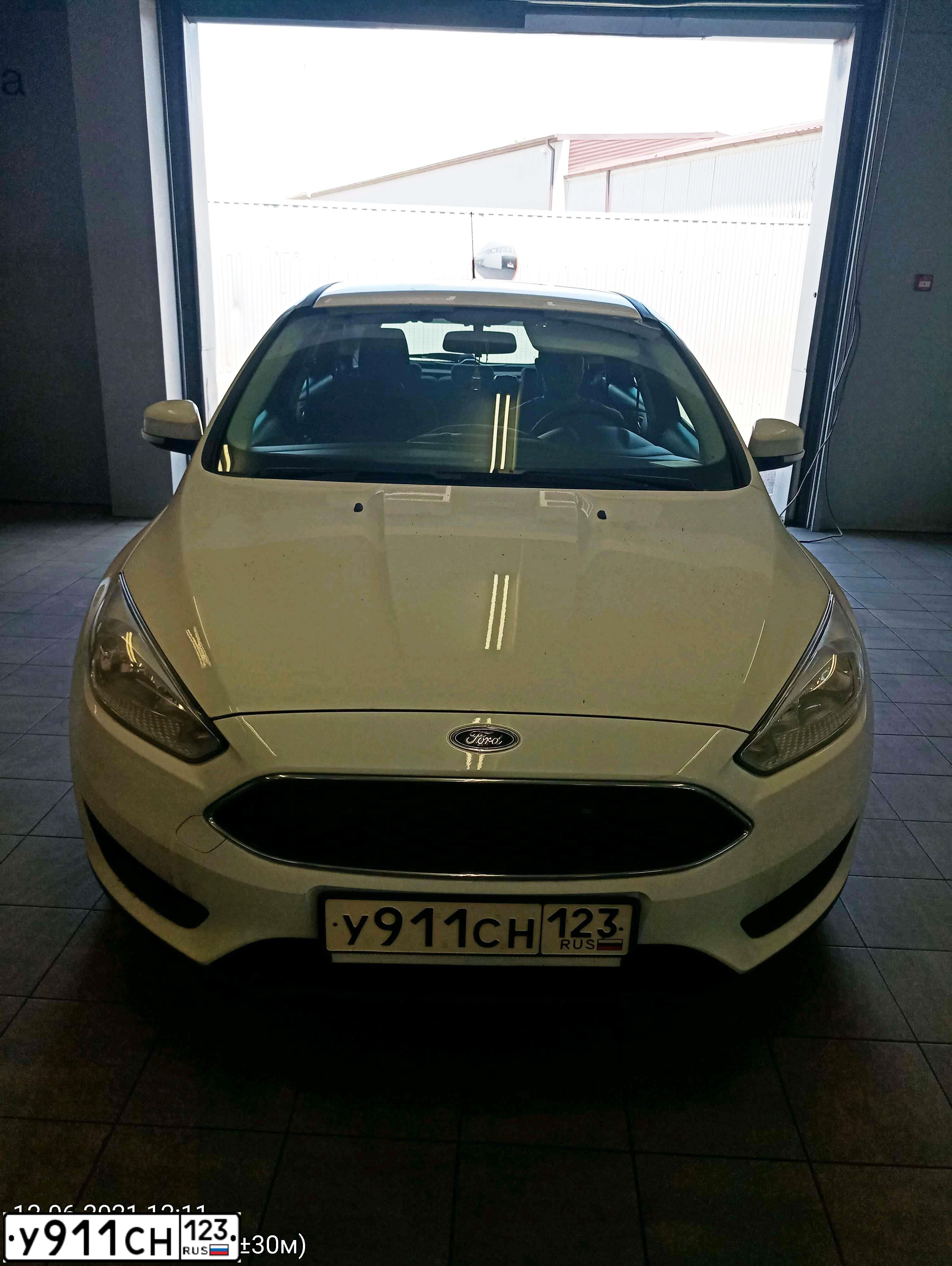Фото автомобиля FORD FOCUS, 2016 — госномер У911СН193. Цвет: Белый