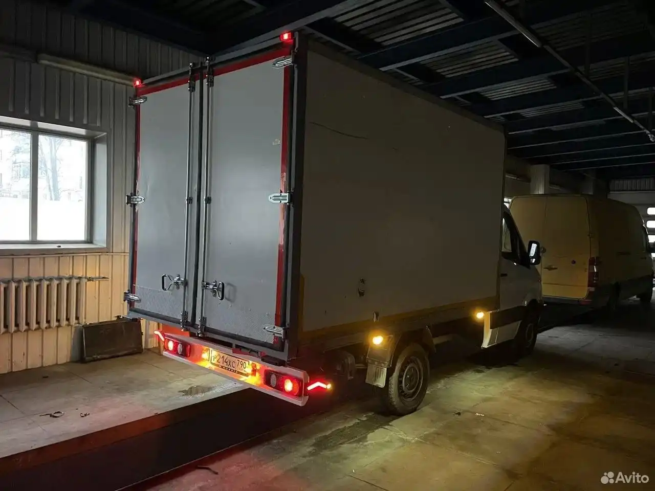 Фото автомобиля MERCEDES SPRINTER, 2010 — госномер Р214ХС790. Цвет: Белый