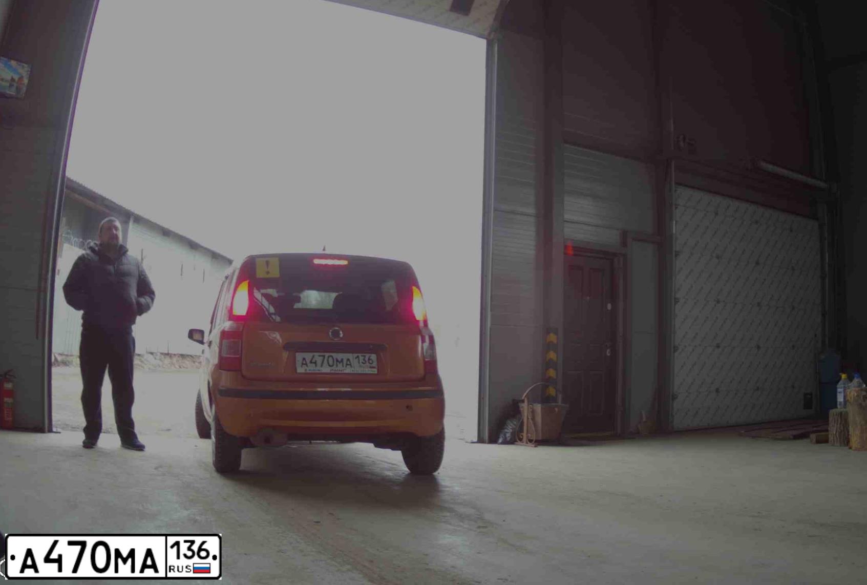 Фото автомобиля FIAT PANDA, 2008 — госномер А470МА136. Цвет: Оранжевый