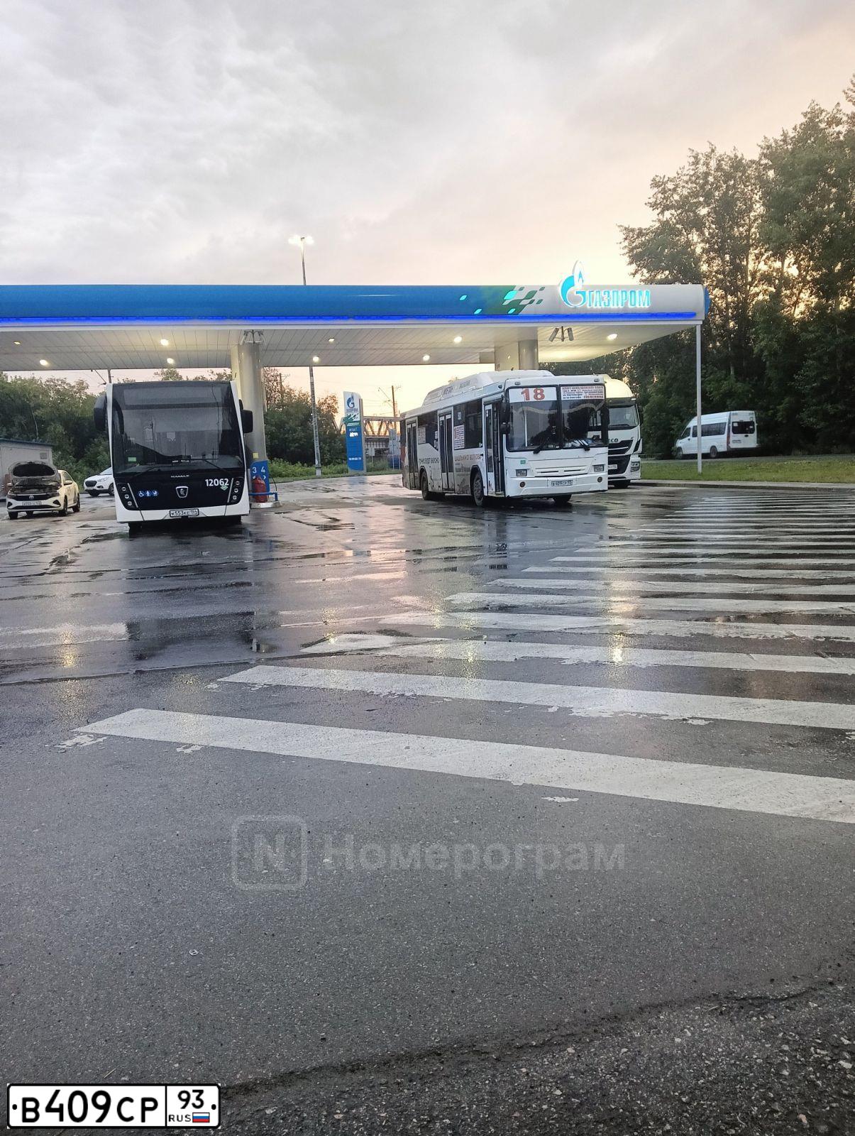 Фото автомобиля NEFAZ Z 5299 KAMAZ 5297 4X2, 2009 — госномер В409СР93. Цвет: Белый