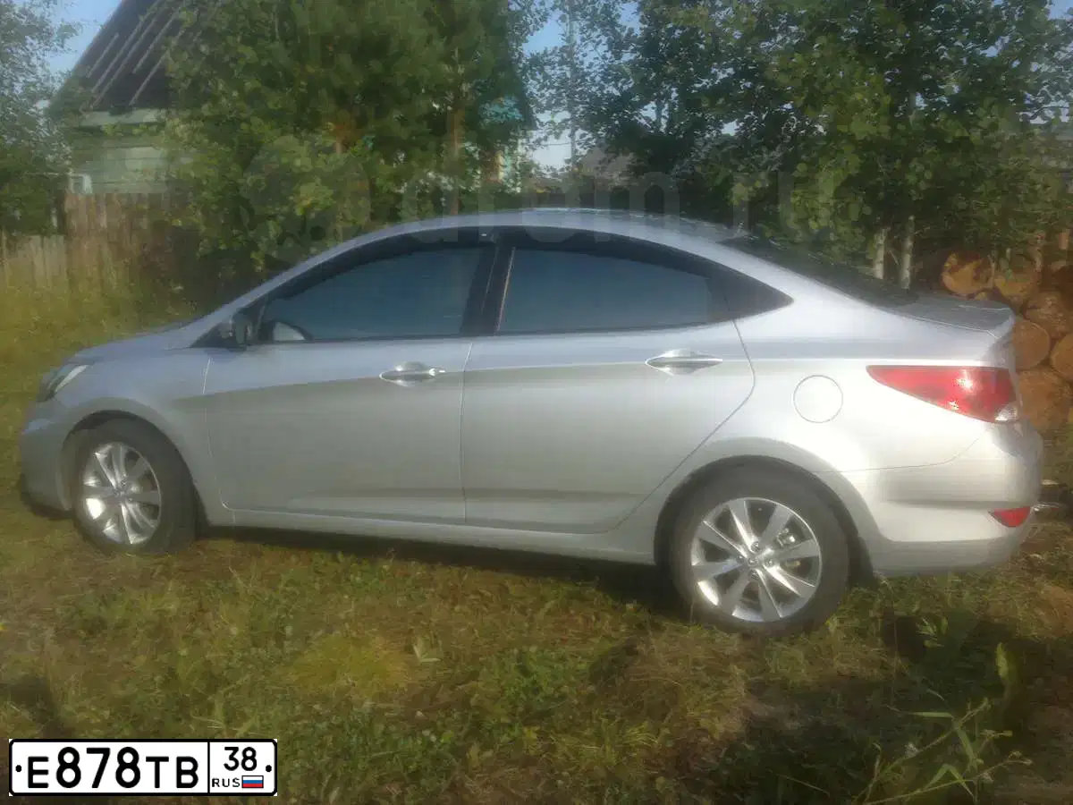Фото автомобиля HYUNDAI SOLARIS 1.4 GТ МТ, 2011 — госномер А860ЕУ17. Цвет: СЕРЕБРИСТЫЙ