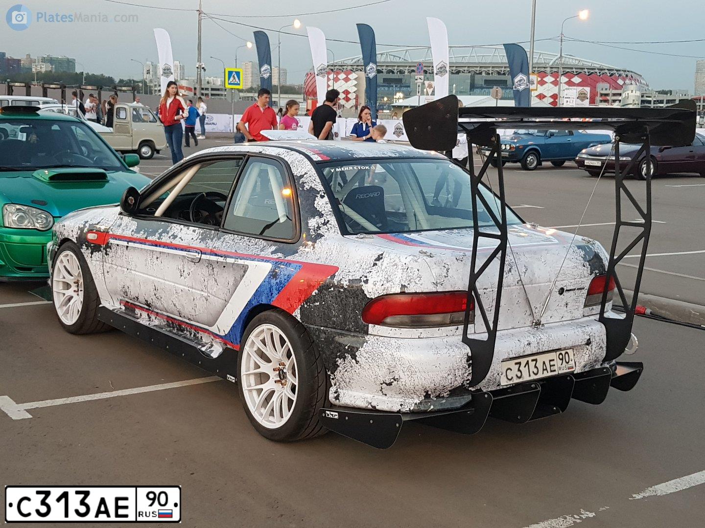Фото автомобиля SUBARU IMPREZA, 1998 — госномер С313АЕ90. Цвет: БЕЛЫЙ