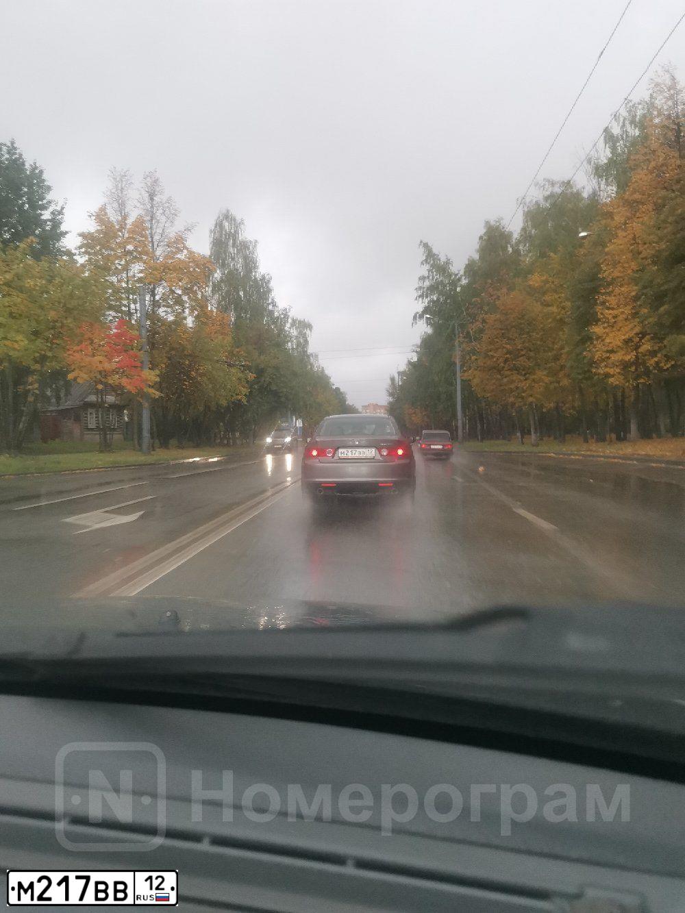 Фото автомобиля HONDA ACCORD, 2007 — госномер М217ВВ12. Цвет: ТЕМНО-СЕРЫЙ