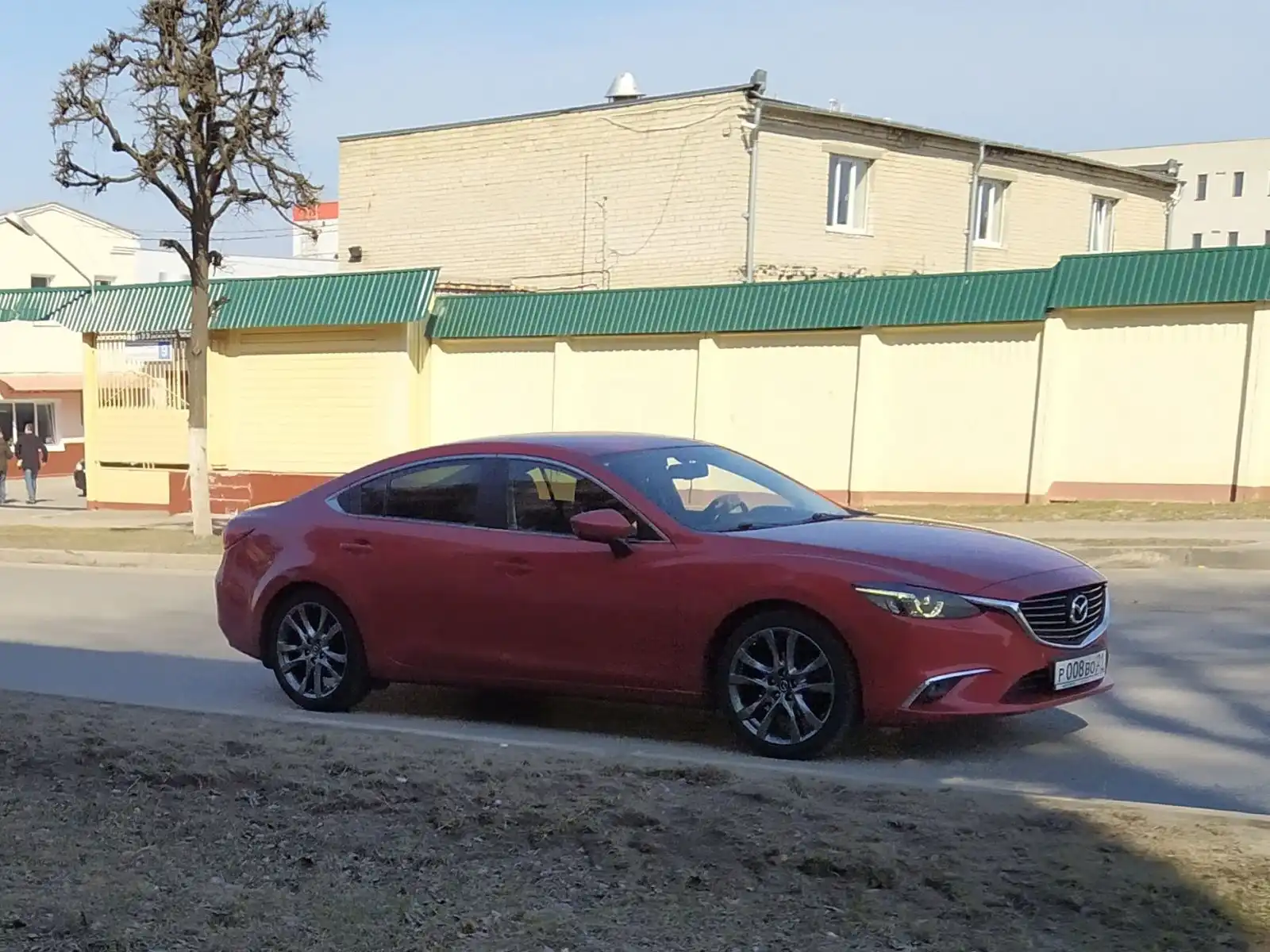 Фото автомобиля MAZDA 6, 2015 — госномер Р008ВО21. Цвет: Красный
