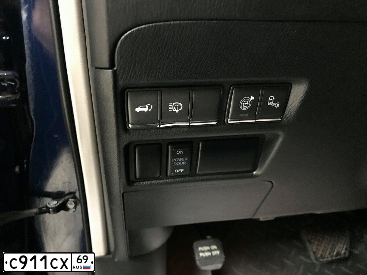 Фото автомобиля INFINITI QX80 /QX56/, 2015 — госномер С911СХ69. Цвет: ТЕМНО СИНИЙ
