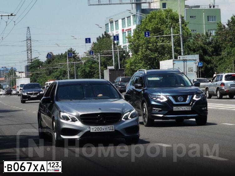 Фото автомобиля NISSAN X-TRAIL, 2019 — госномер Н680НЕ82. Цвет: Темно-синий