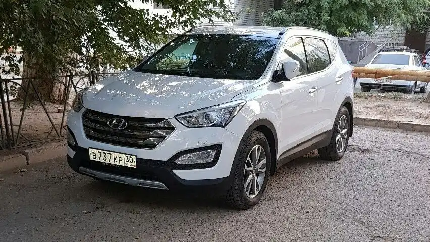 Фото автомобиля HYUNDAI SONATA, 2011 — госномер М948КУ30. Цвет: СЕРЫЙ