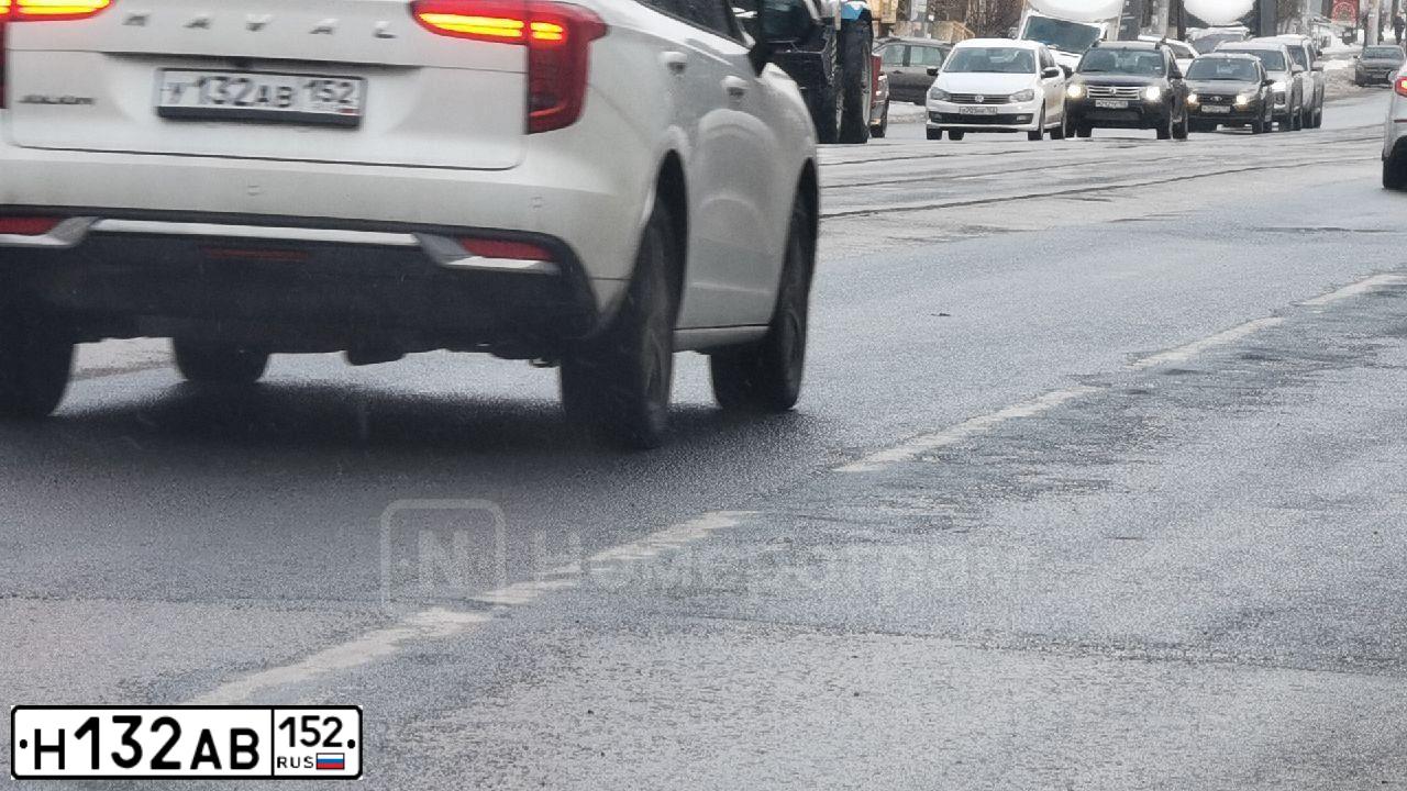 Фото автомобиля HONDA CR-V, 2007 — госномер Е010РВ152. Цвет: ТЕМНО-СЕРЫЙ
