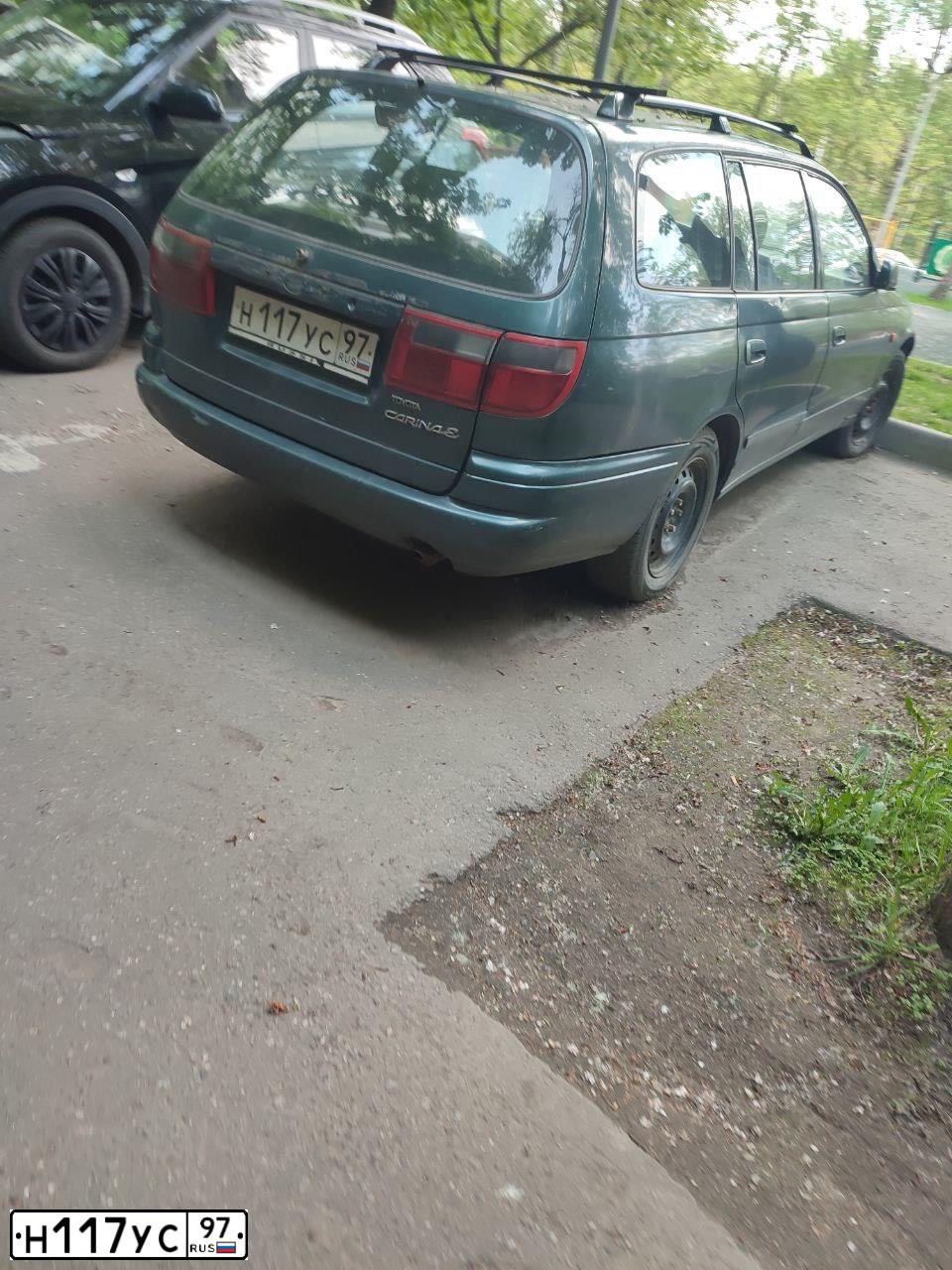 Фото автомобиля TOYOTA CARINA, 1997 — госномер Н117УС97. Цвет: ЗЕЛЕНЫЙ