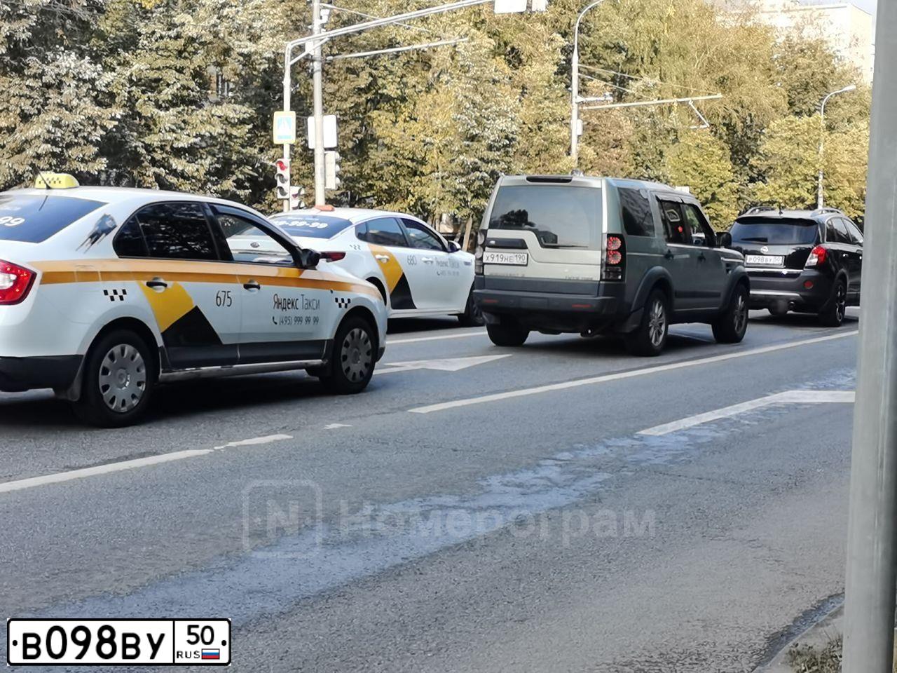 Фото автомобиля OPEL ASTRA, 2010 — госномер Т957ТХ790. Цвет: Белый