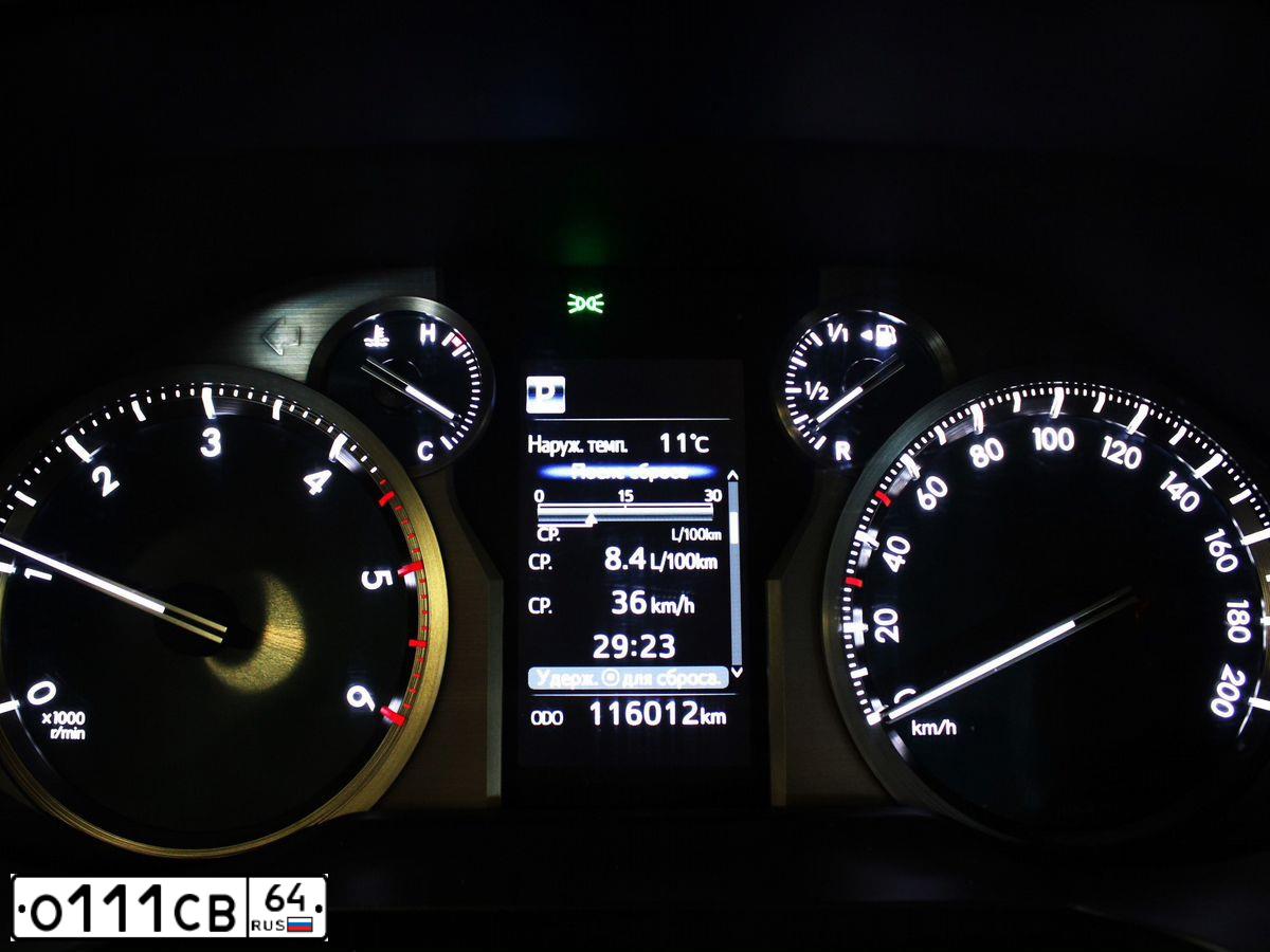 Фото автомобиля TOYOTA LANDCRUISER 200, 2014 — госномер К888ЕС21. Цвет: ЧЕРНЫЙ