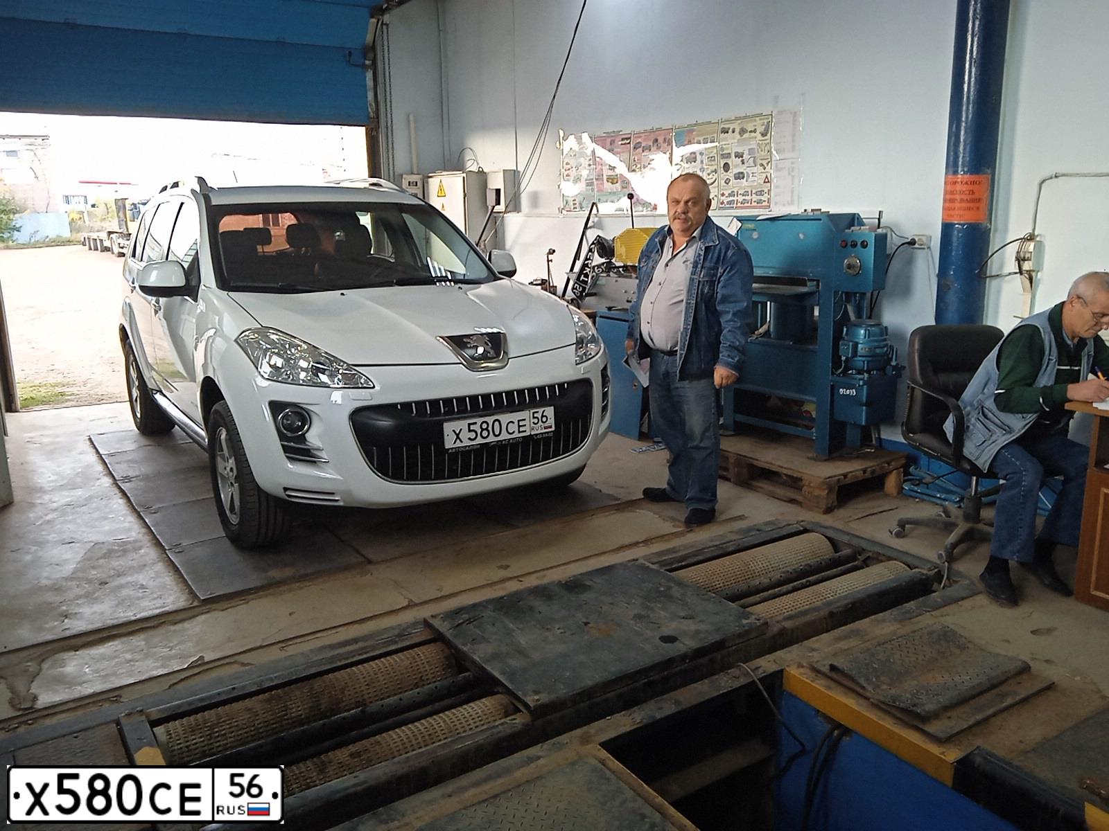 Фото автомобиля PEUGEOT 4007, 2012 — госномер О777АЕ102. Цвет: ЖЕМЧУЖНО-БЕЛЫЙ