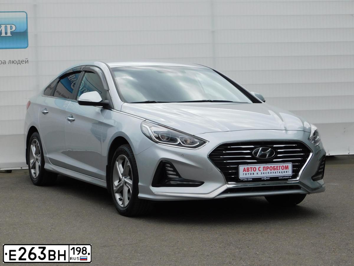 Фото автомобиля HYUNDAI I SONATA, 2019 — госномер Е021МР797. Цвет: Серебристый