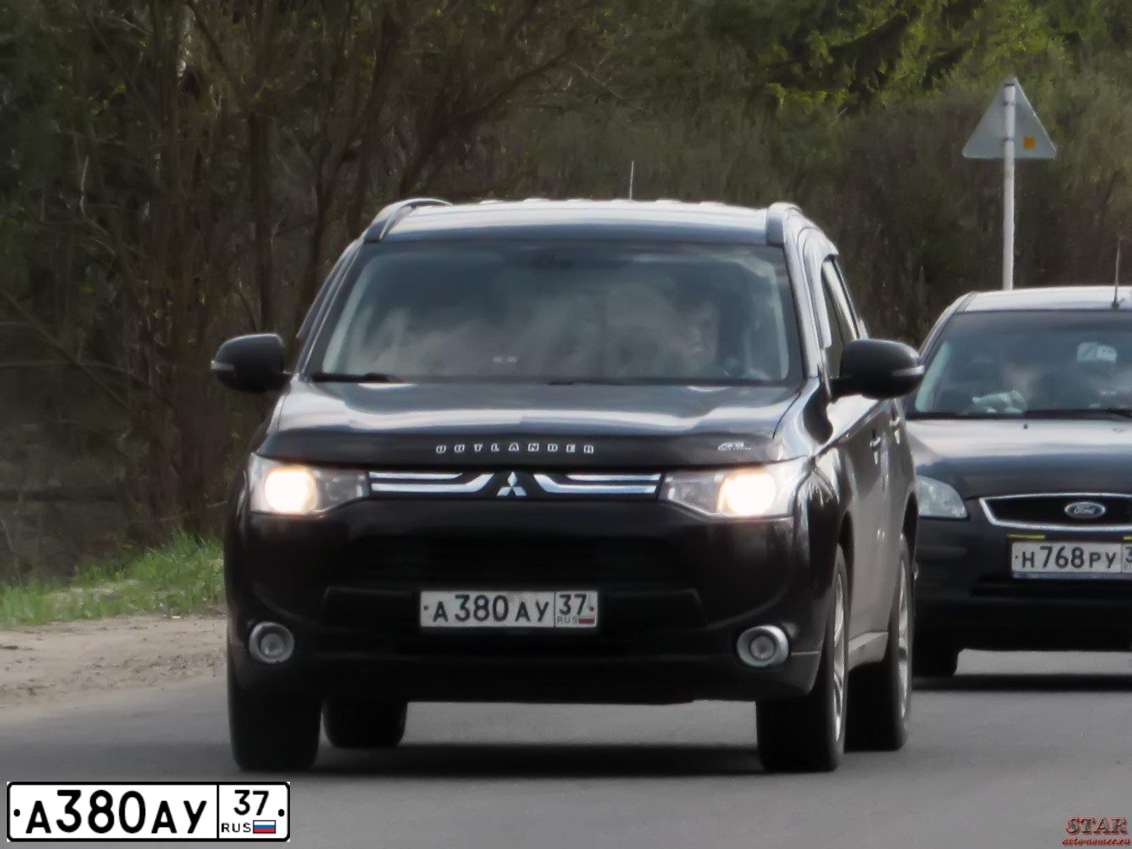 Фото автомобиля MITSUBISHI OUTLANDER, 2012 — госномер А380АУ37. Цвет: ЧЕРНЫЙ