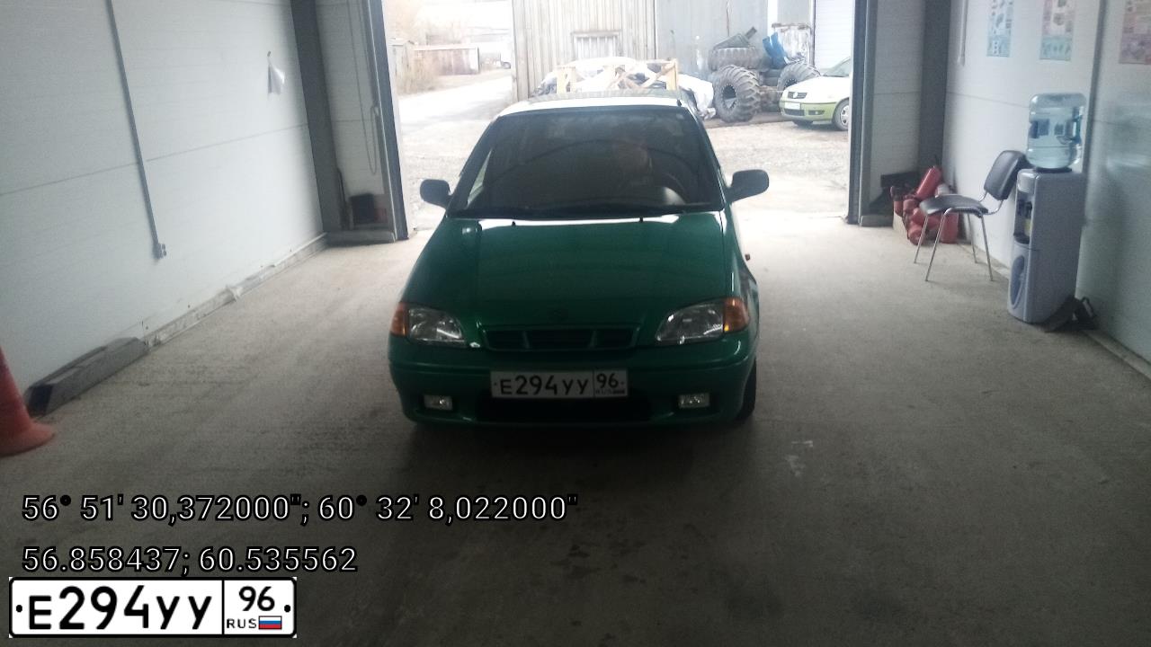 Фото автомобиля SUZUKI SWIFT, 1990 — госномер Е294УУ96. Цвет: ЗЕЛЕНЫЙ
