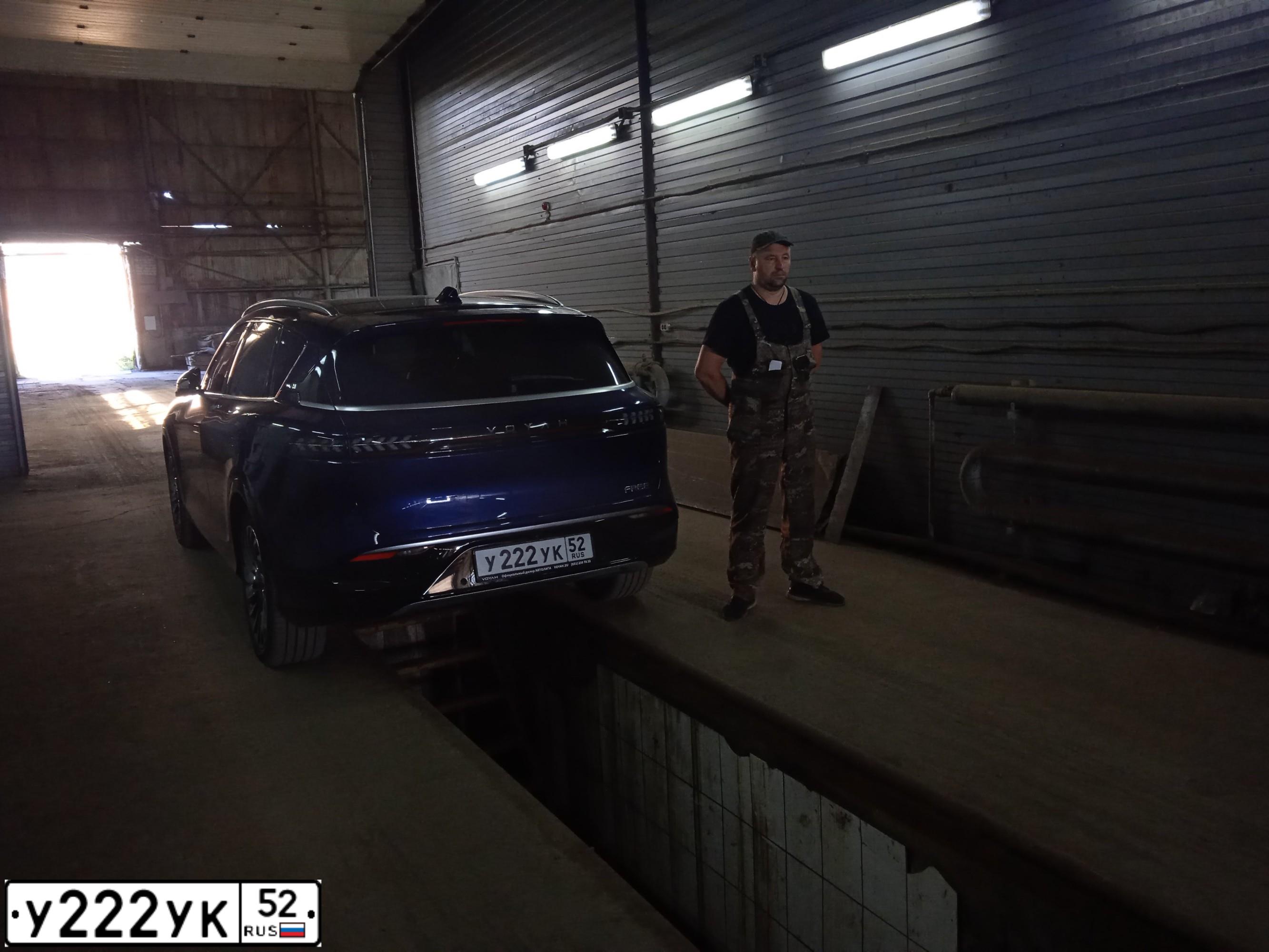 Фото автомобиля TOYOTA LANDCRUISER 200, 2013 — госномер В418ТО43. Цвет: ЧЕРНЫЙ