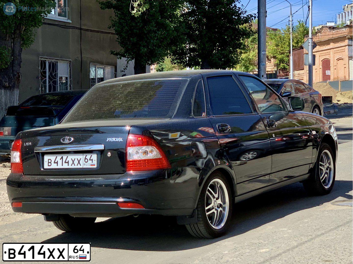 Фото автомобиля LADA 2170 PRIORA, 2015 — госномер Е401АЕ164. Цвет: СИНЕ- ЧЕРНЫЙ