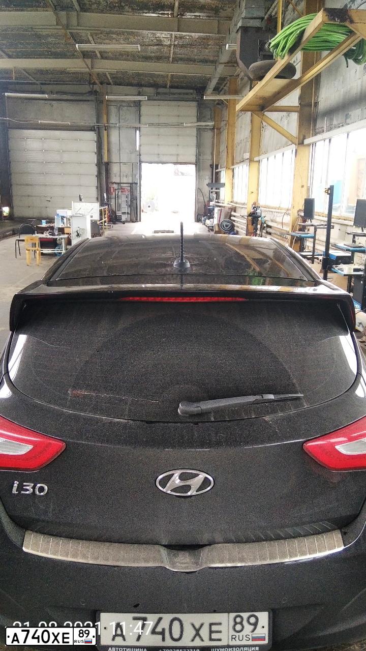 Фото автомобиля HYUNDAI I30, 2013 — госномер А740ХЕ89. Цвет: ЧЕРНЫЙ
