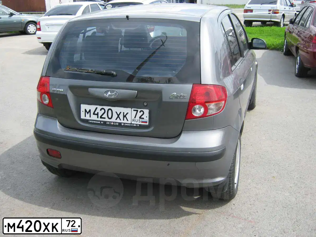 Фото автомобиля HYUNDAI GETZ, 2002 — госномер М420ХК72. Цвет: БЕЛЫЙ (ТЕМНО-СЕРЫЙ)