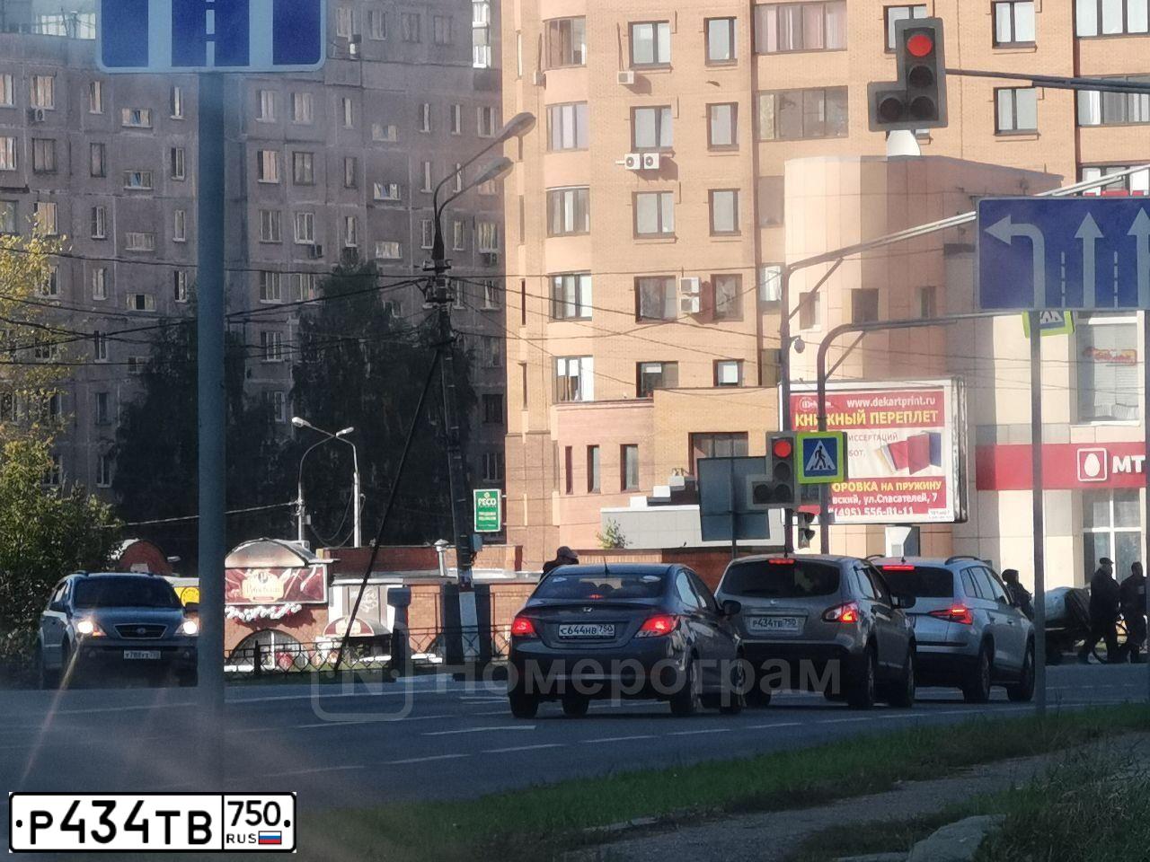 Фото автомобиля NISSAN QASHQAI, 2011 — госномер Р434ТВ750. Цвет: КОРИЧНЕВЫЙ СВЕТЛЫЙ