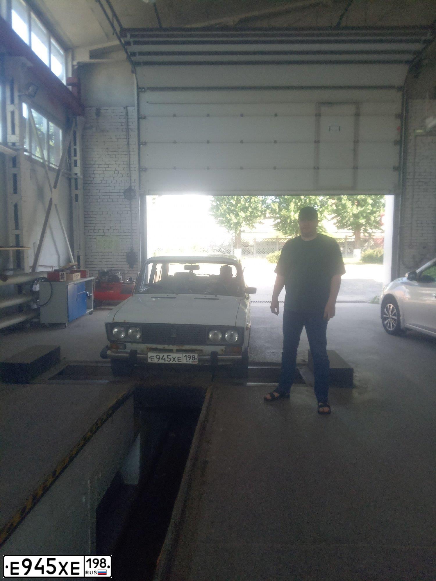 Фото автомобиля LADA 2106, 1999 — госномер Т748КВ39. Цвет: ЯРКО-БЕЛЫЙ
