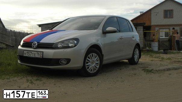 Фото автомобиля VOLKSWAGEN GOLF, 2010 — госномер Е011НК763. Цвет: СЕРЕБРИСТО-ЖЕЛТЫЙ
