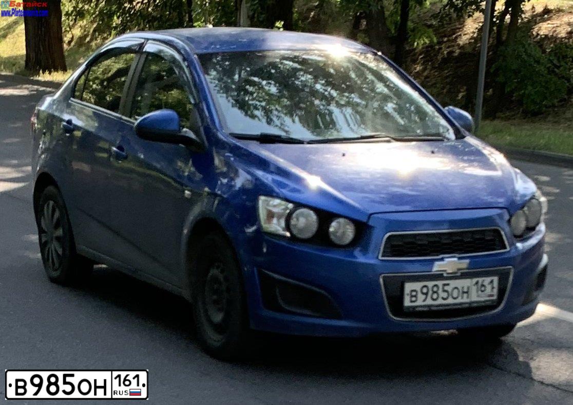Фото автомобиля CHEVROLET AVEO, 2012 — госномер В985ОН161. Цвет: СИНИЙ